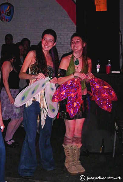 405x600 pixels (63K)