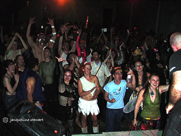 600x450 pixels (68K)