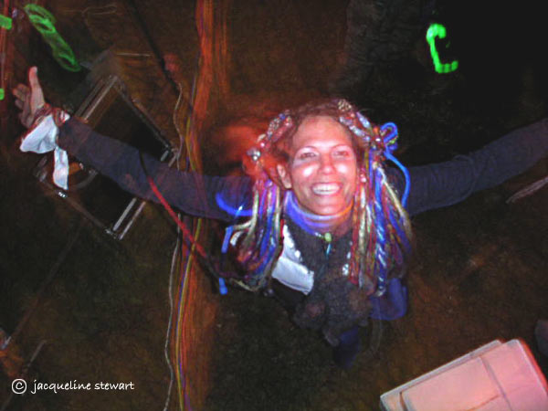 600x450 pixels (47K)